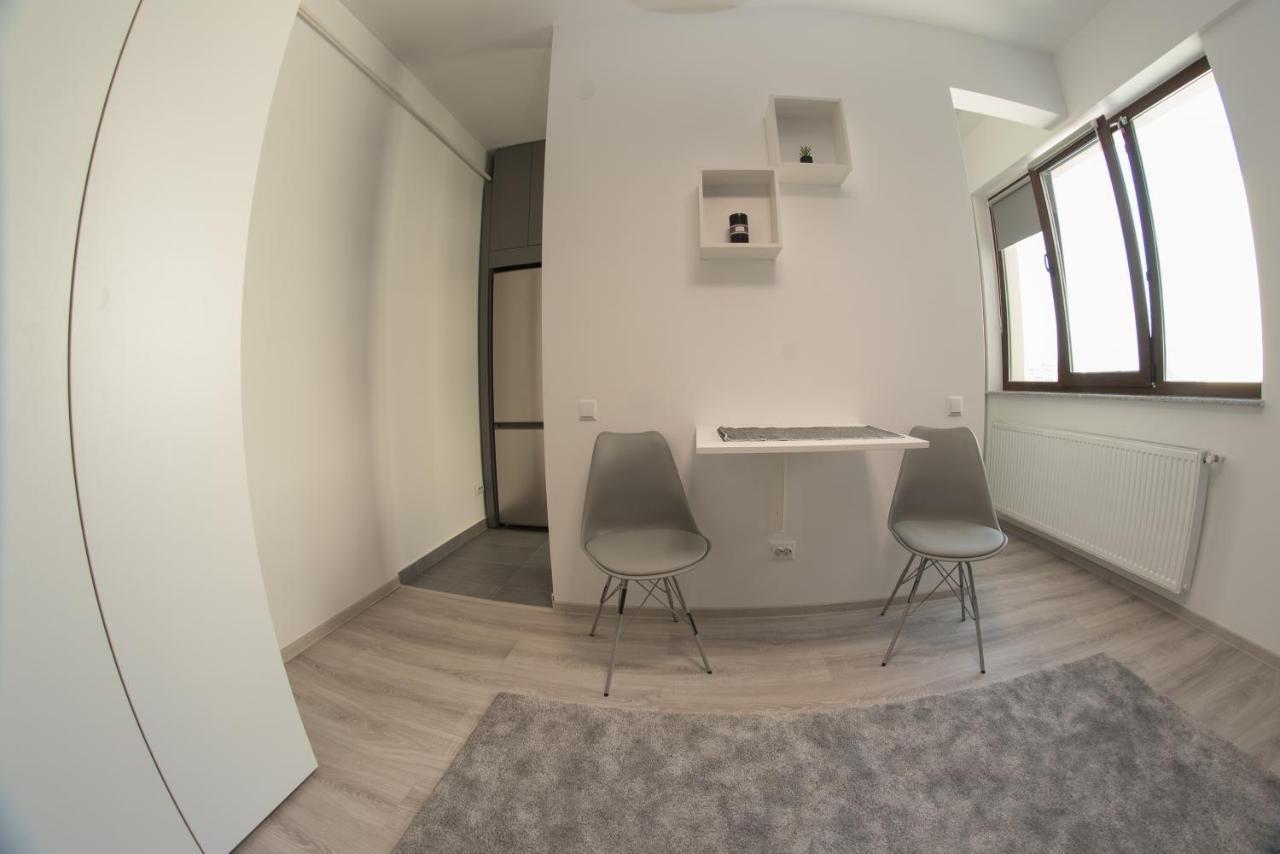 The Chic Minimalist - Apartment Яш Екстериор снимка