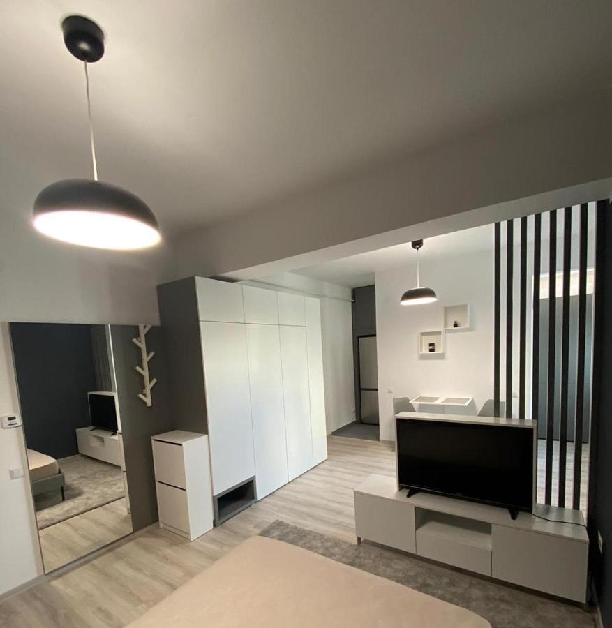 The Chic Minimalist - Apartment Яш Екстериор снимка