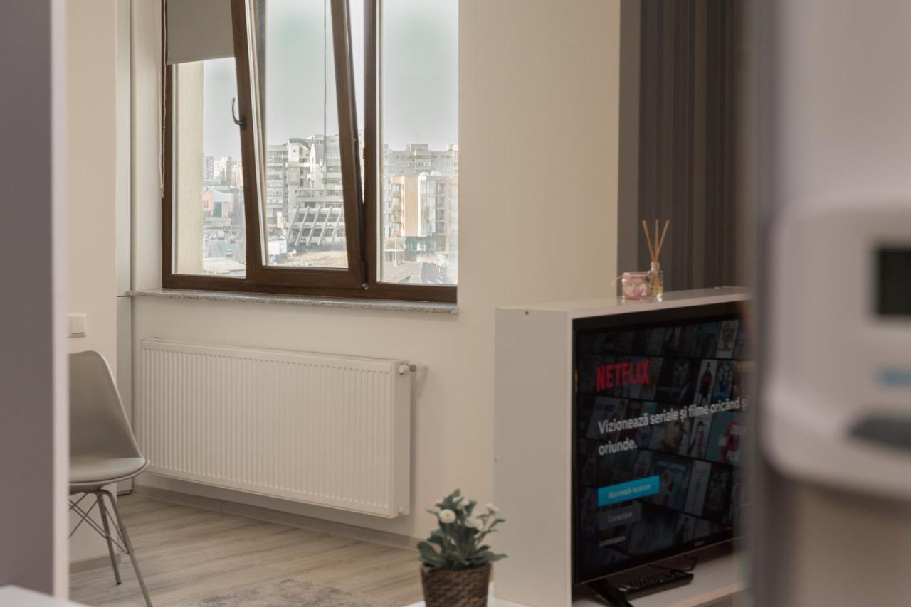 The Chic Minimalist - Apartment Яш Екстериор снимка